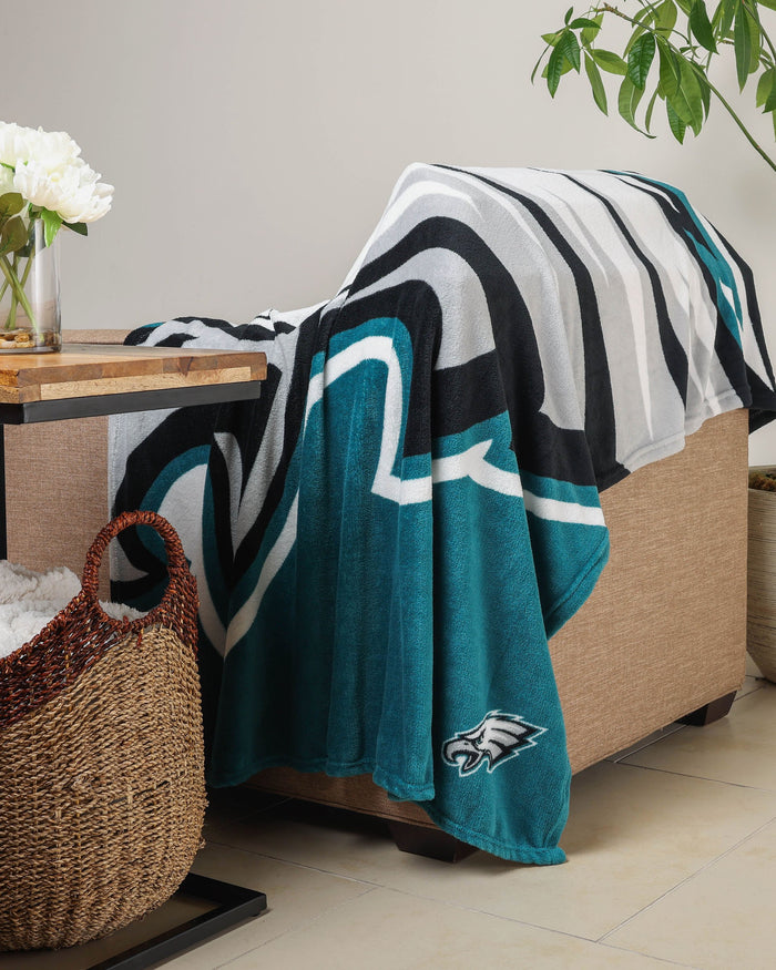 Philadelphia Eagles Supreme Slumber Plush Throw Blanket FOCO - FOCO.com | UK & IRE