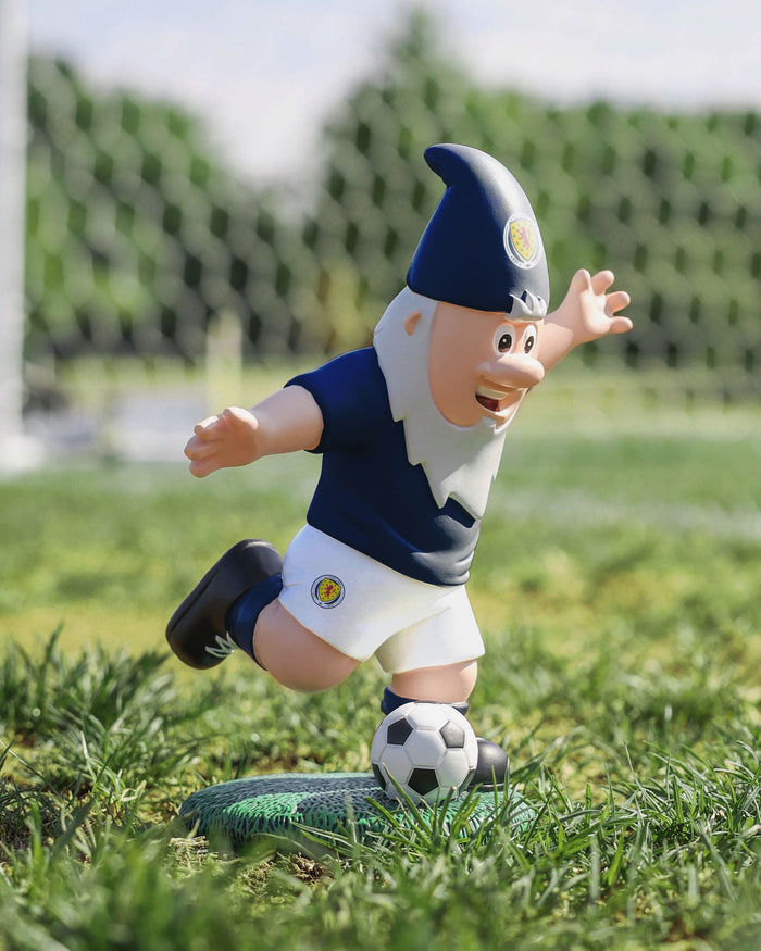 Scotland Striker Gnome FOCO - FOCO.com | UK & IRE