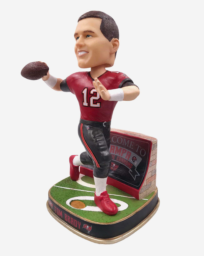 Tom Brady Tampa Bay Buccaneers Welcome Bobblehead FOCO - FOCO.com | UK & IRE