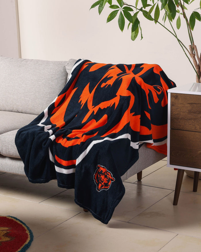 Chicago Bears Supreme Slumber Plush Throw Blanket FOCO - FOCO.com | UK & IRE