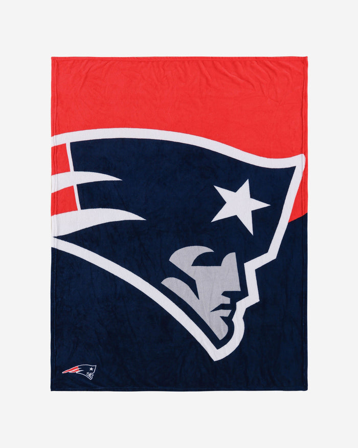 New England Patriots Supreme Slumber Plush Throw Blanket FOCO - FOCO.com | UK & IRE