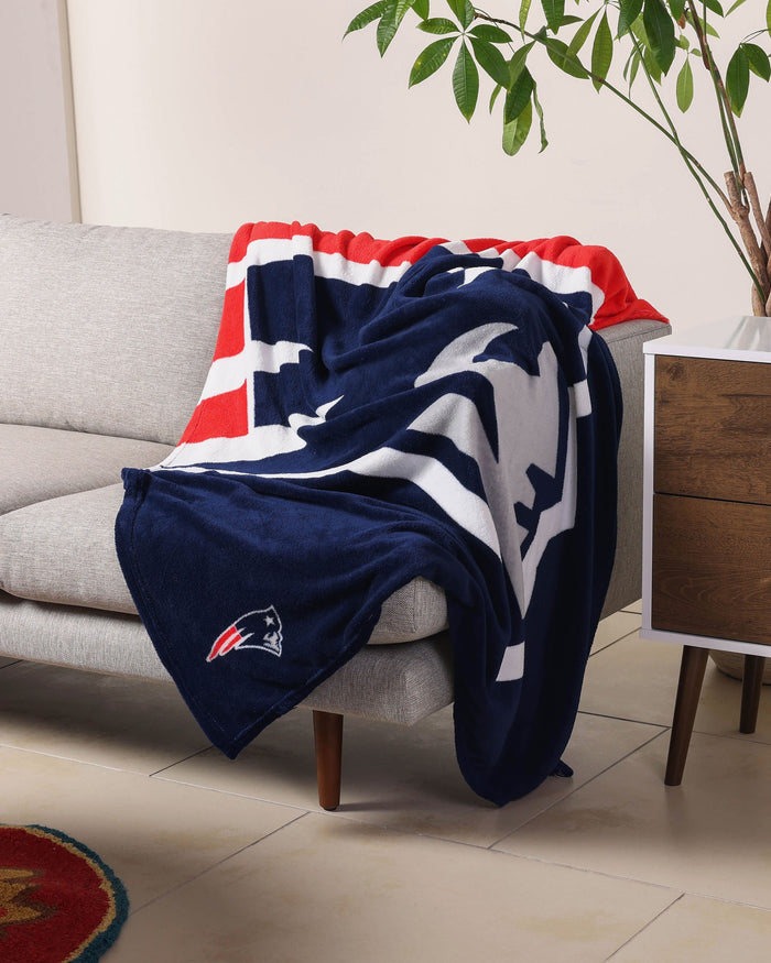 New England Patriots Supreme Slumber Plush Throw Blanket FOCO - FOCO.com | UK & IRE